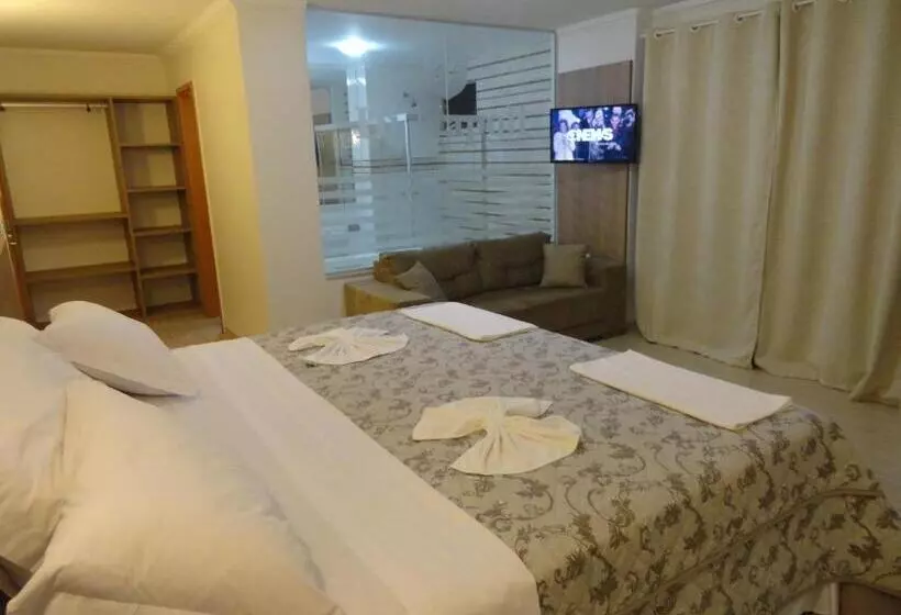 سوییت لوکس, Di Napoli Plaza