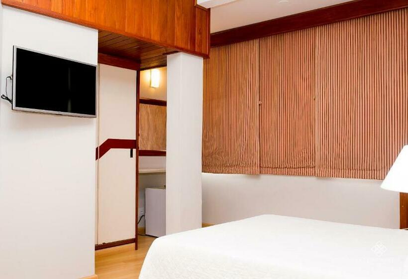 高级大房间, Fenicia Palace