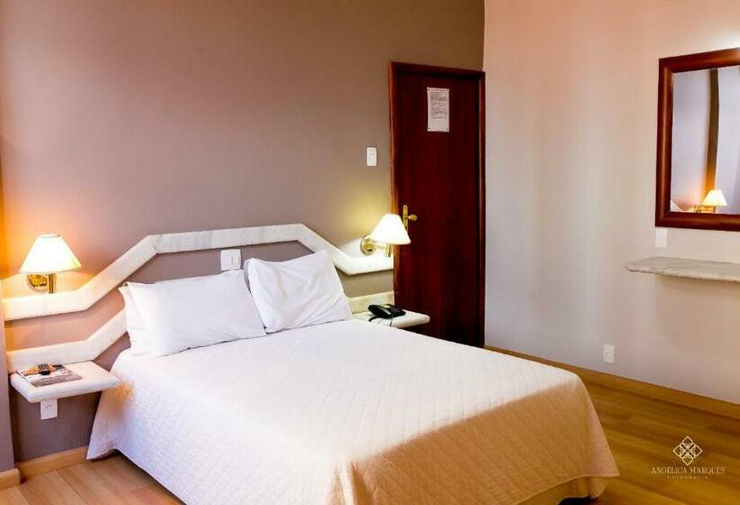 高级大房间, Fenicia Palace