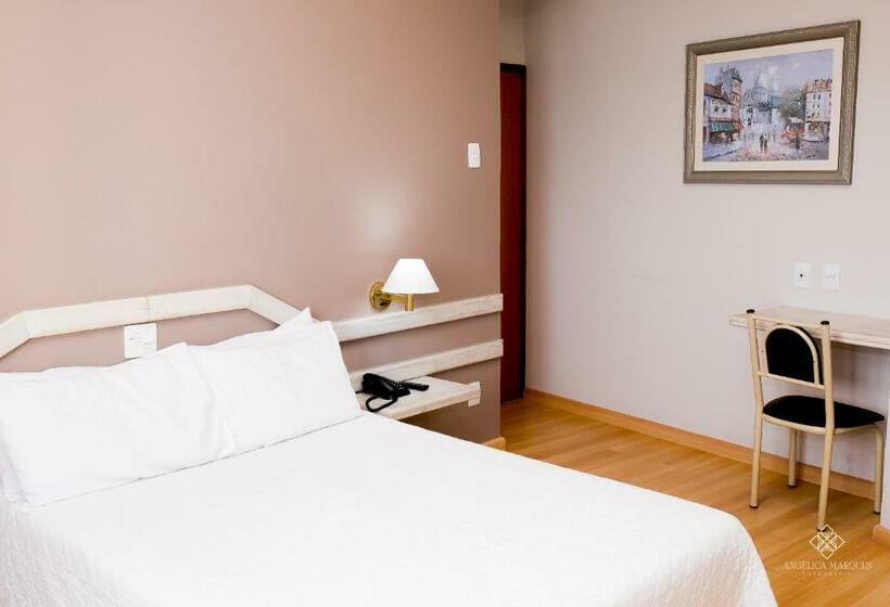 高级大房间, Fenicia Palace