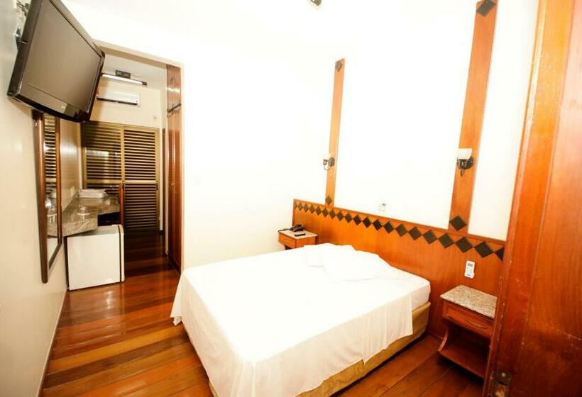 Quarto Triplo Estandar, Galatas Central