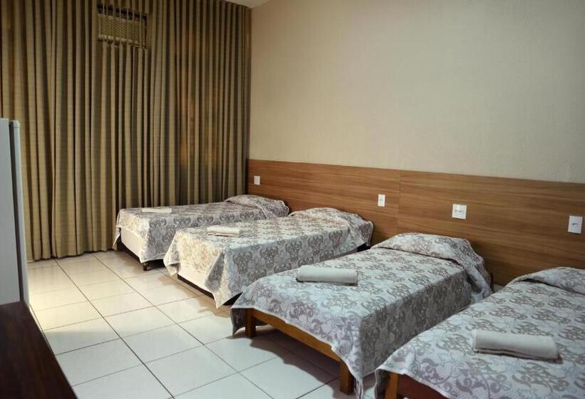 4 Bett Deluxe Zimmer, Itamarati