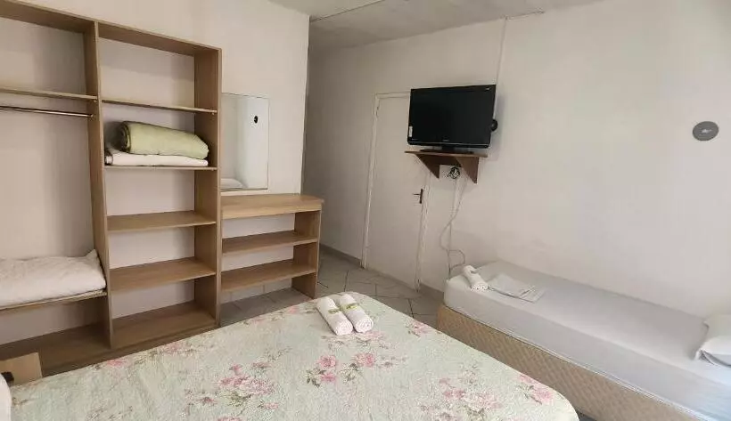 Economy Triple Room, Kolman