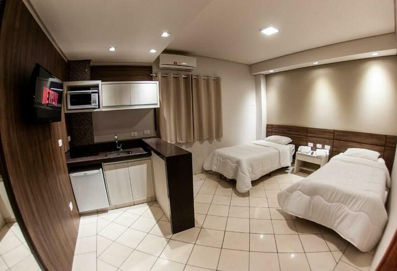 Четырехместный Номер Deluxe, London Hotel Londrina