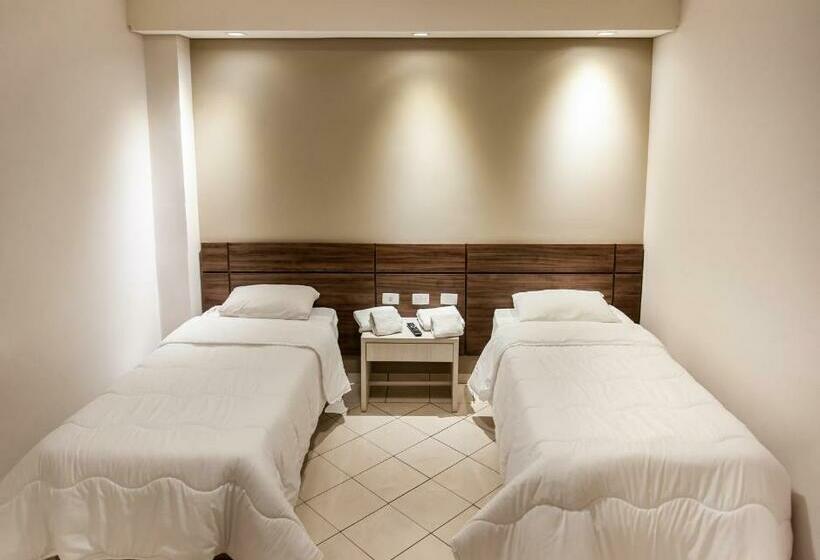 Четырехместный Номер Deluxe, London Hotel Londrina