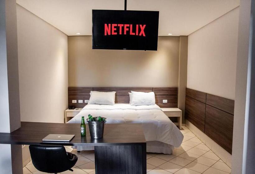 자쿠지 스위트, London Hotel Londrina