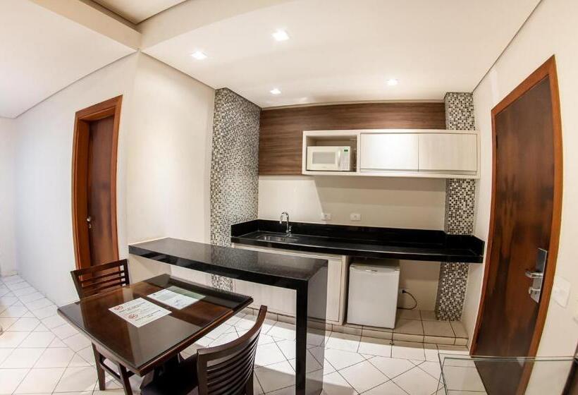 Семейное Студио, London Hotel Londrina