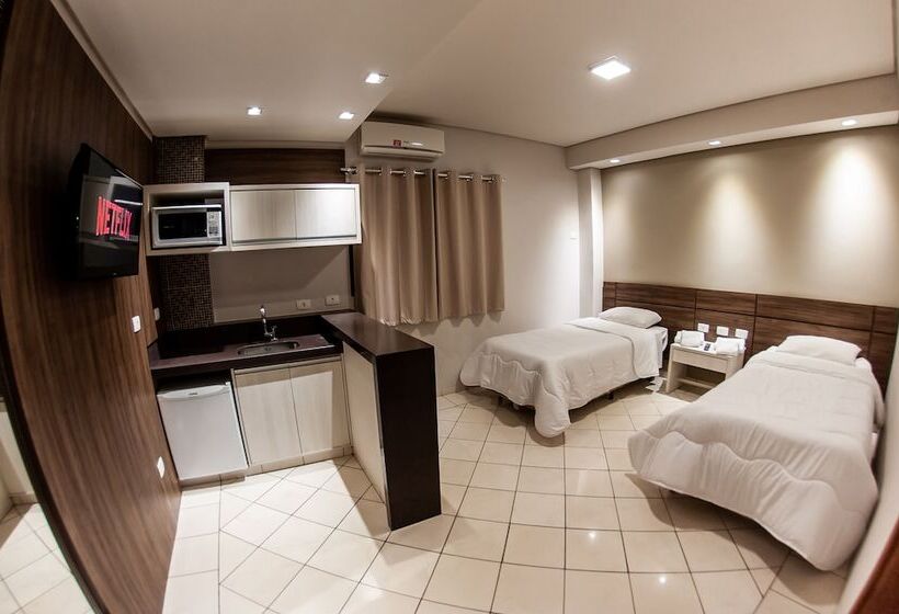 Четырехместный Номер Deluxe, London Hotel Londrina