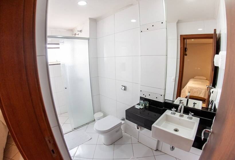 Четырехместный Номер Deluxe, London Hotel Londrina