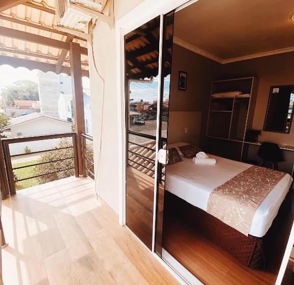 Трехместный Номер Стандарт с Балконом, Lorimar