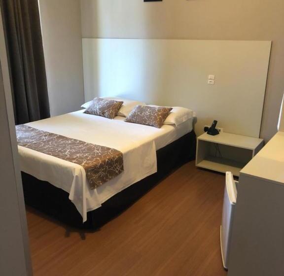 Трехместный Номер Стандарт с Балконом, Lorimar