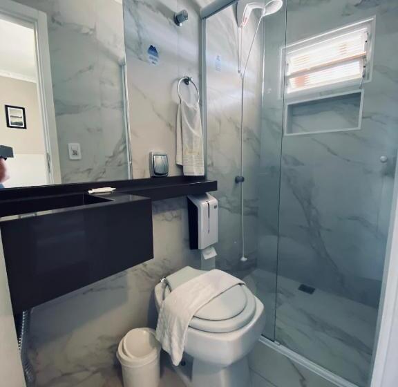 Трехместный Номер Стандарт с Балконом, Lorimar