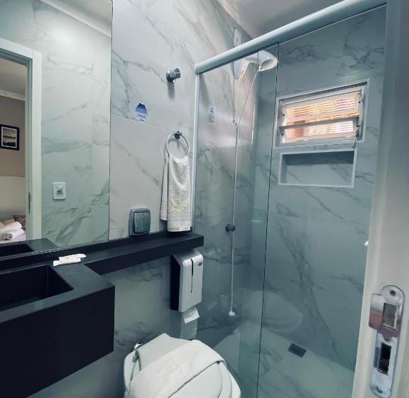 Трехместный Номер Стандарт с Балконом, Lorimar