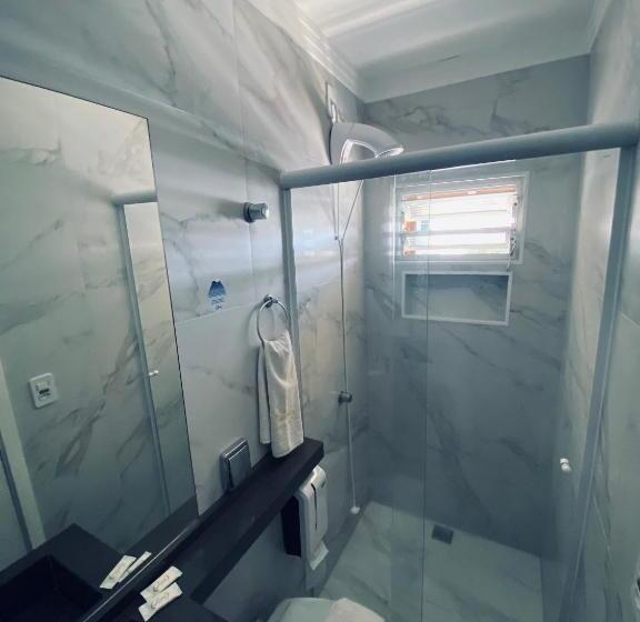 Трехместный Номер Стандарт с Балконом, Lorimar