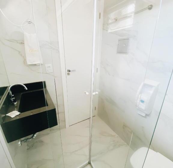 Четырехместный Номер Стандарт, Lorimar