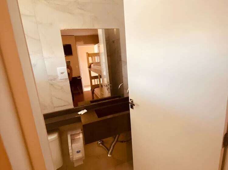 Четырехместный Номер Стандарт, Lorimar