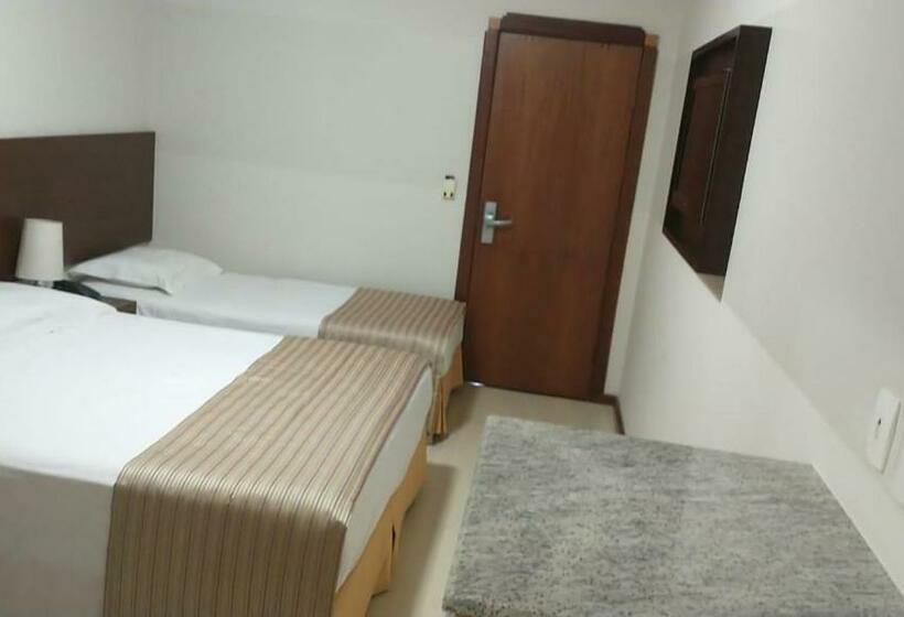 חדר משפחתי, Mara Turismo