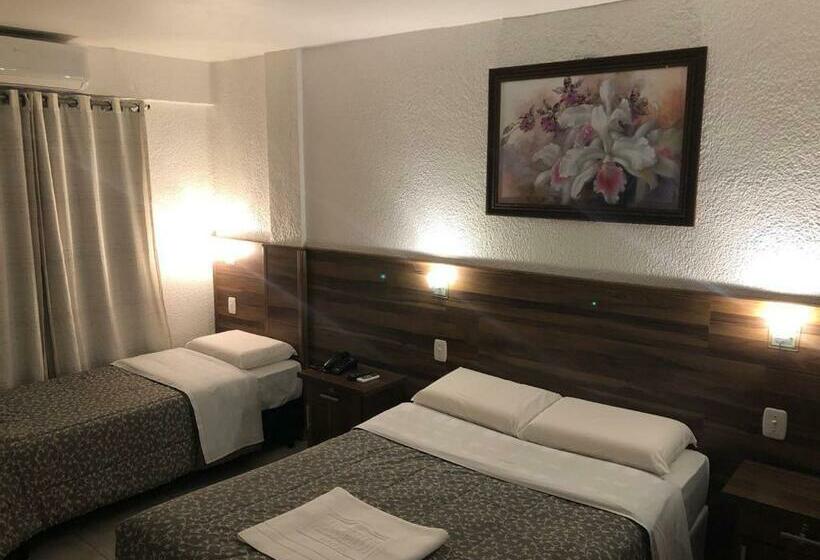 デラックストリプルルーム, Masseilot