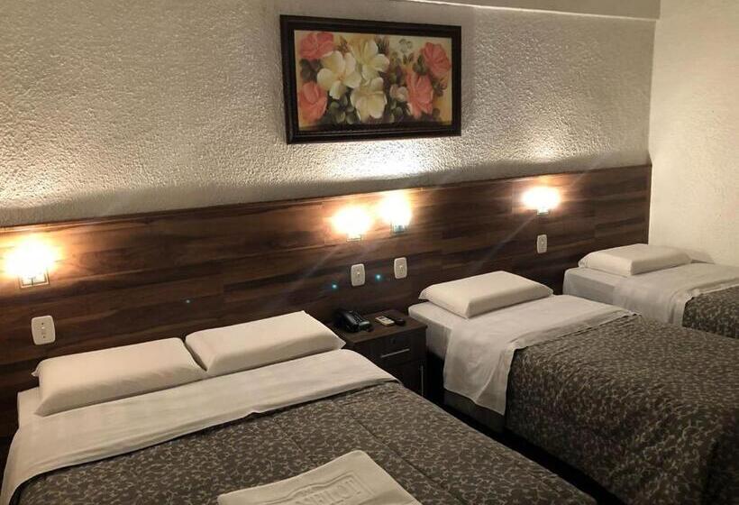 デラックスの4人部屋, Masseilot