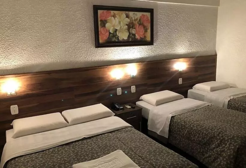 デラックスの４人部屋, Masseilot