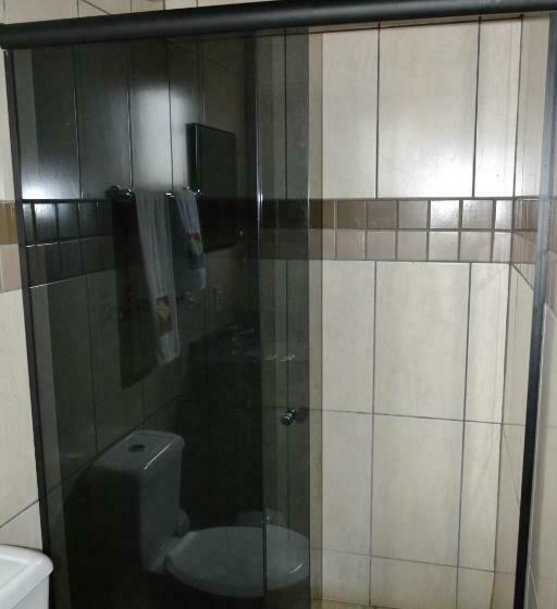 标准三人间, Poloni