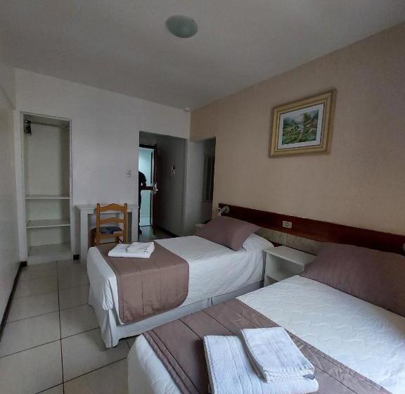 اتاق سوپریور سه تخته, Praiamar