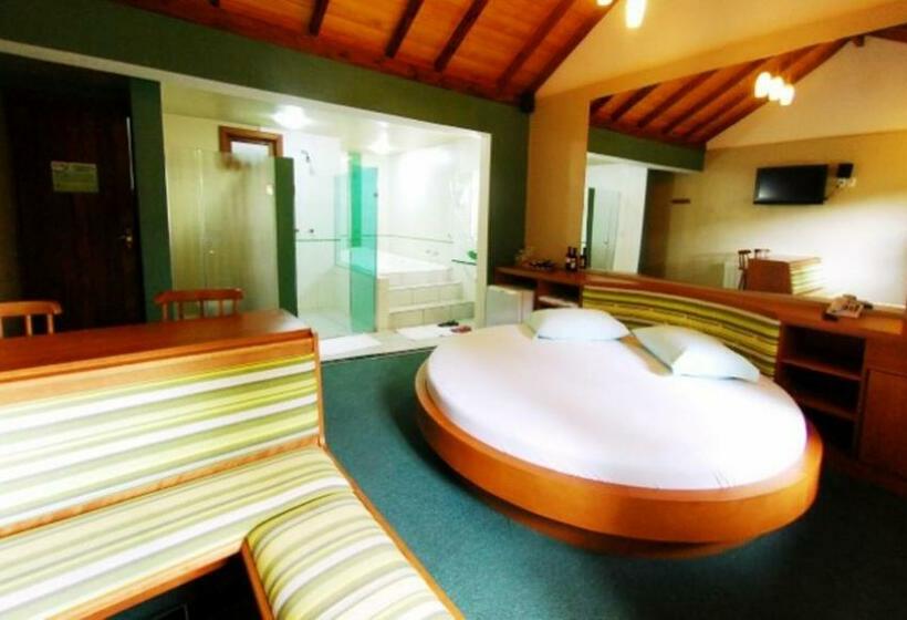 اتاق سوپریور با وان آب گرم, Motel Tentação