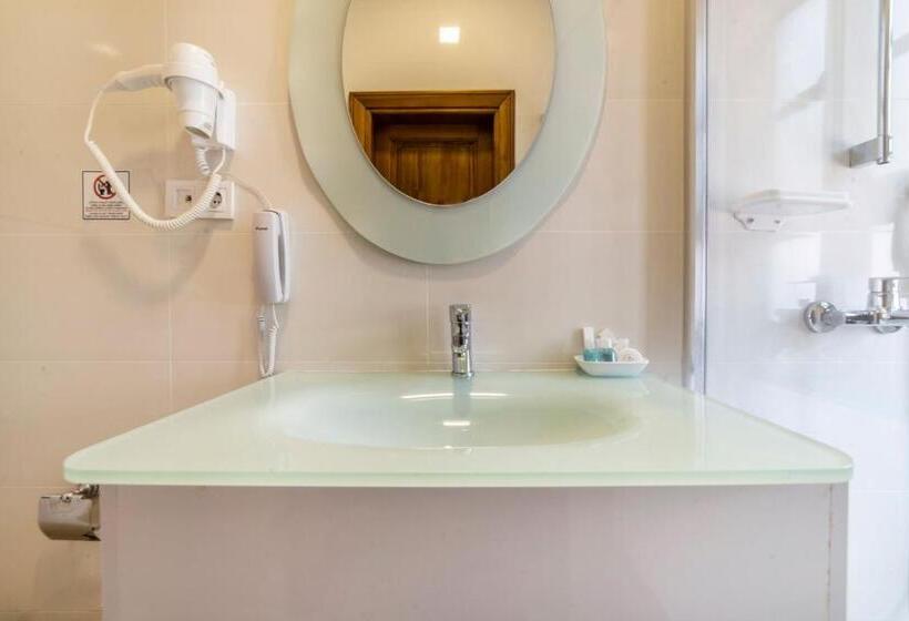 スタンダードトリプルルーム, Armistis