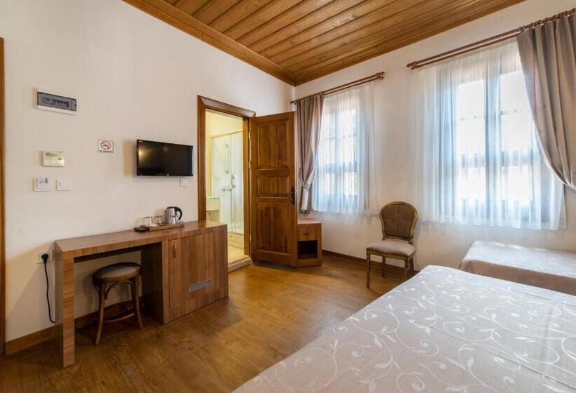 スタンダードトリプルルーム, Armistis