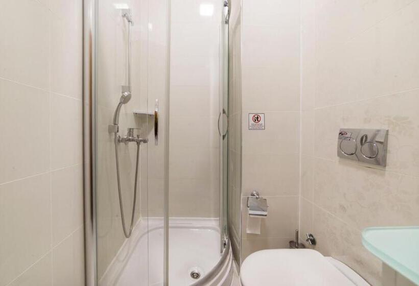 ファミリールーム, Armistis