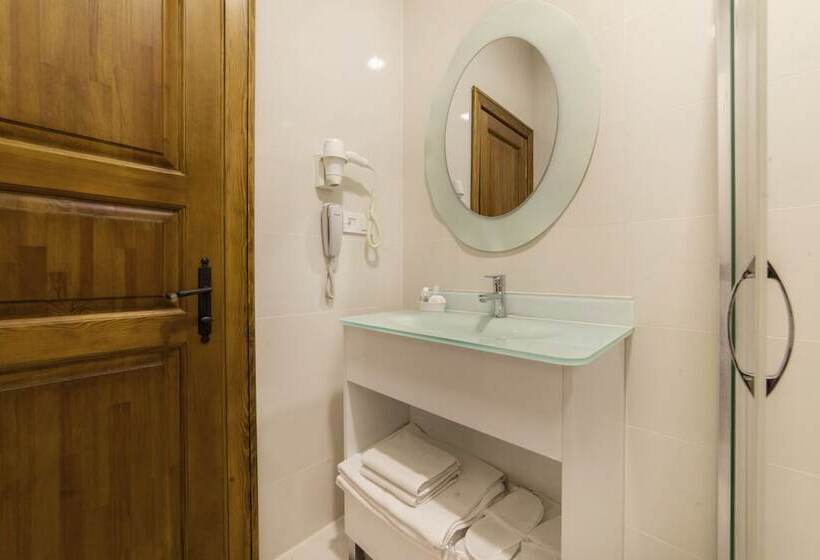 スタンダードルーム, Armistis