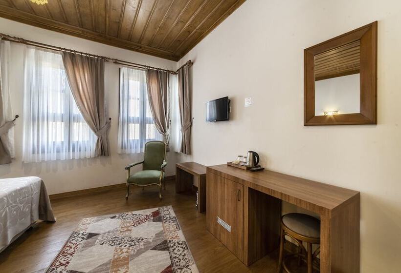 スタンダードトリプルルーム, Armistis