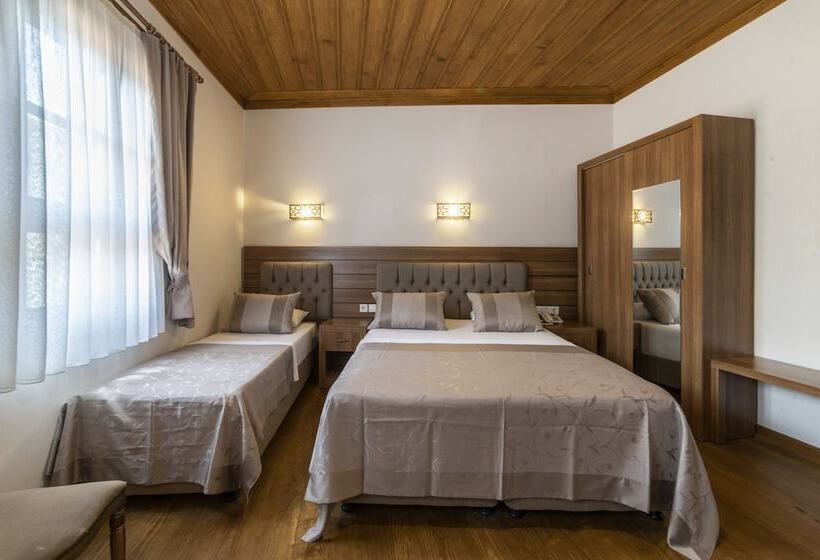 スタンダードトリプルルーム, Armistis