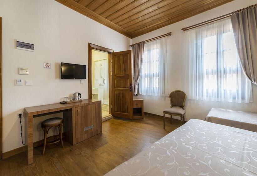 スタンダードトリプルルーム, Armistis