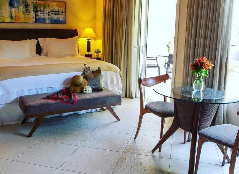 디럭스 스위트, Abayomi