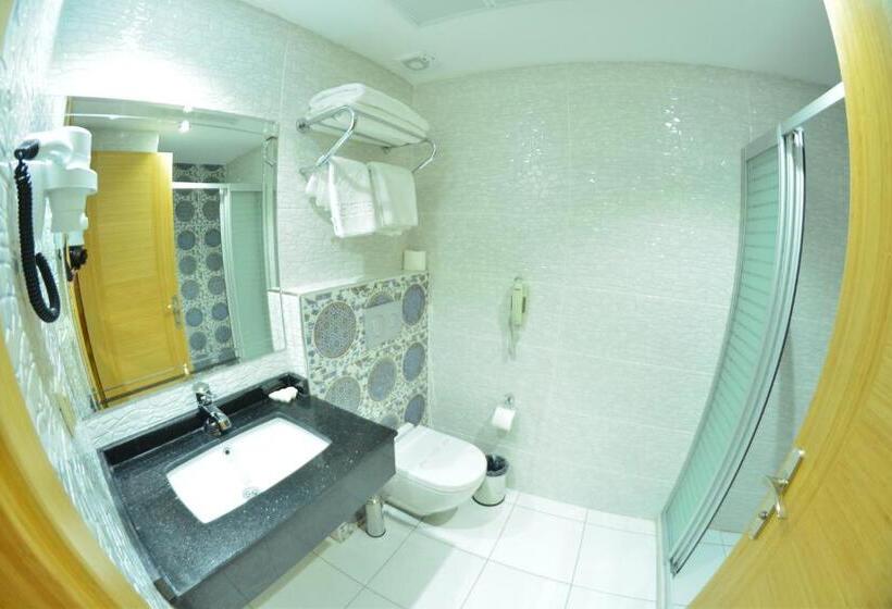 基本三人间, Bayazıt