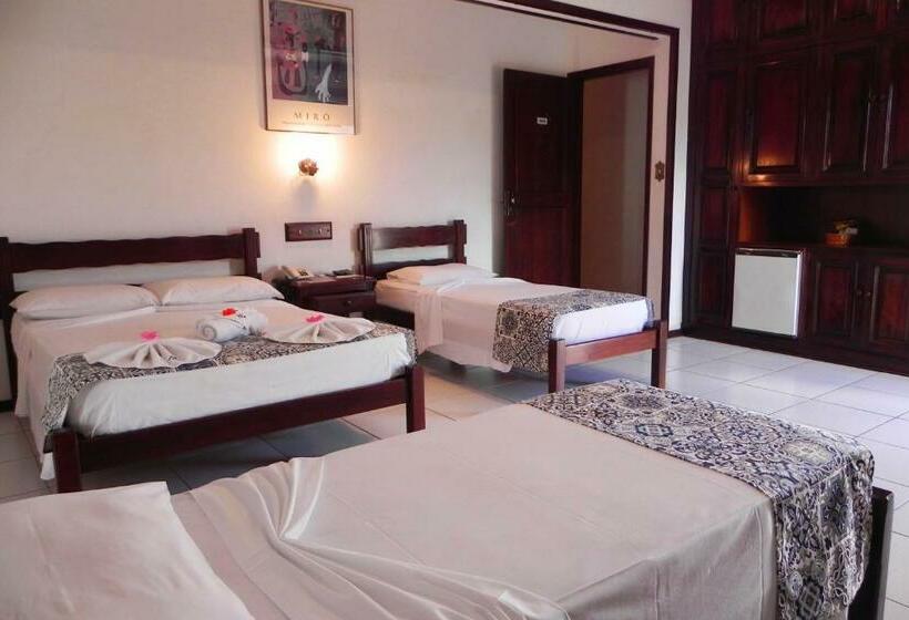 豪华三人间, Columbus