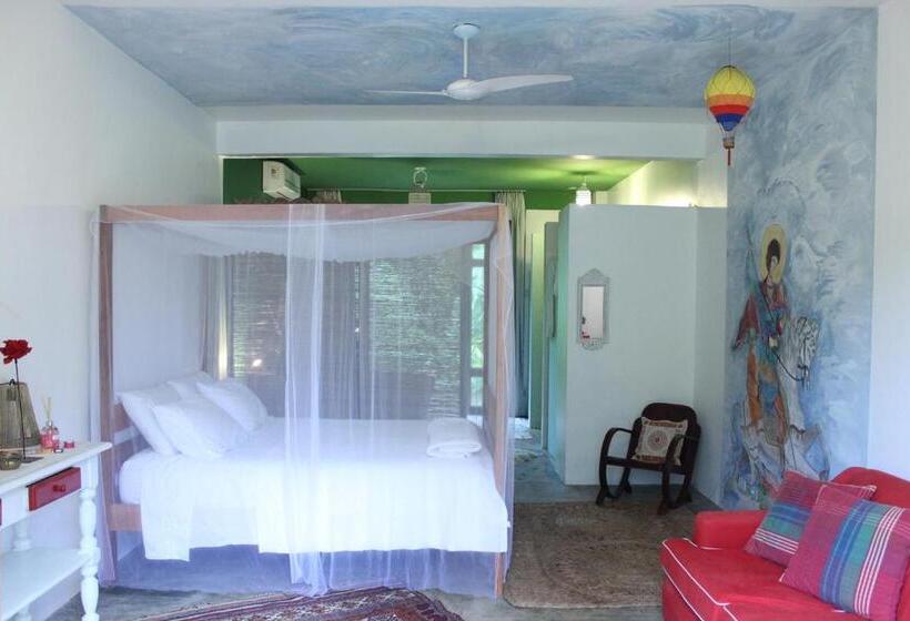 带按摩浴盆的套房, Estalagem Camburi