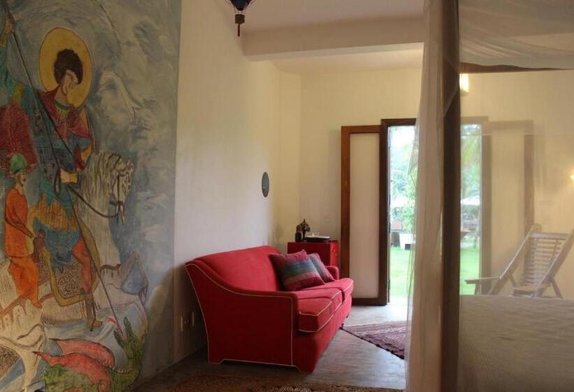 带按摩浴盆的套房, Estalagem Camburi