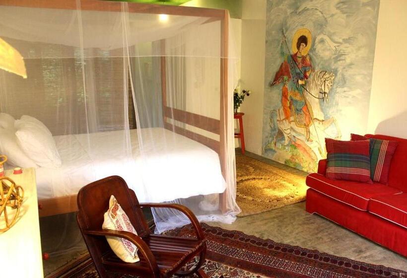 带按摩浴盆的套房, Estalagem Camburi