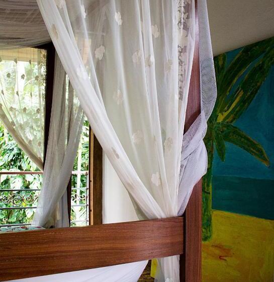 豪华套房, Estalagem Camburi