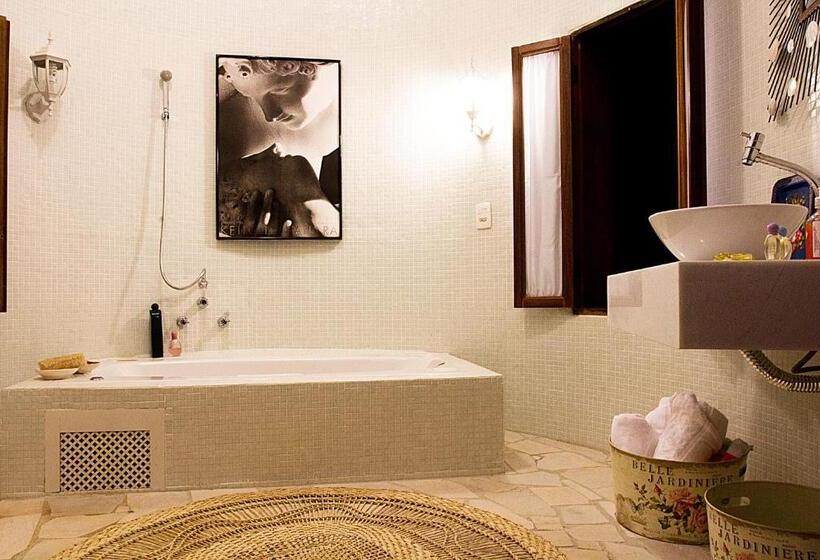 豪华套房, Estalagem Camburi