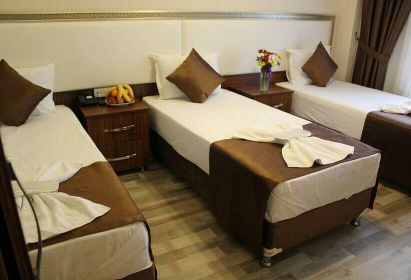 デラックストリプルルーム, Liman