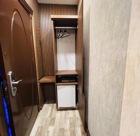 デラックスルーム, Liman