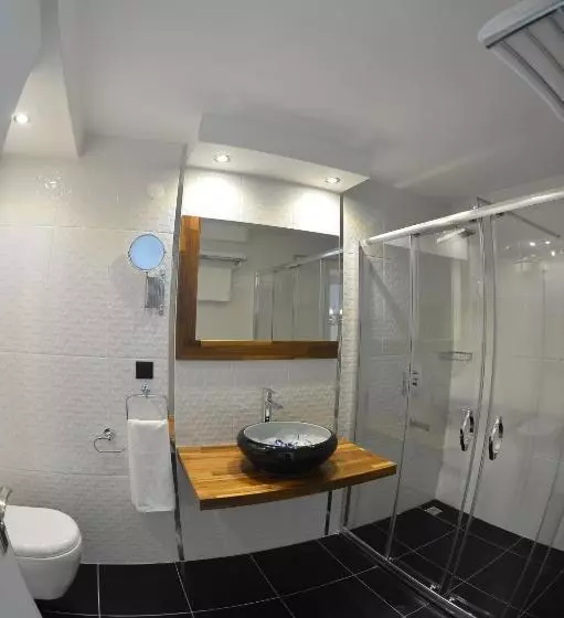 سوئیت با بالکن, Sahin Hotel 2