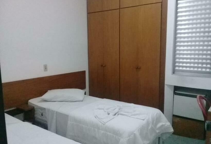 غرفة قياسية, Six S