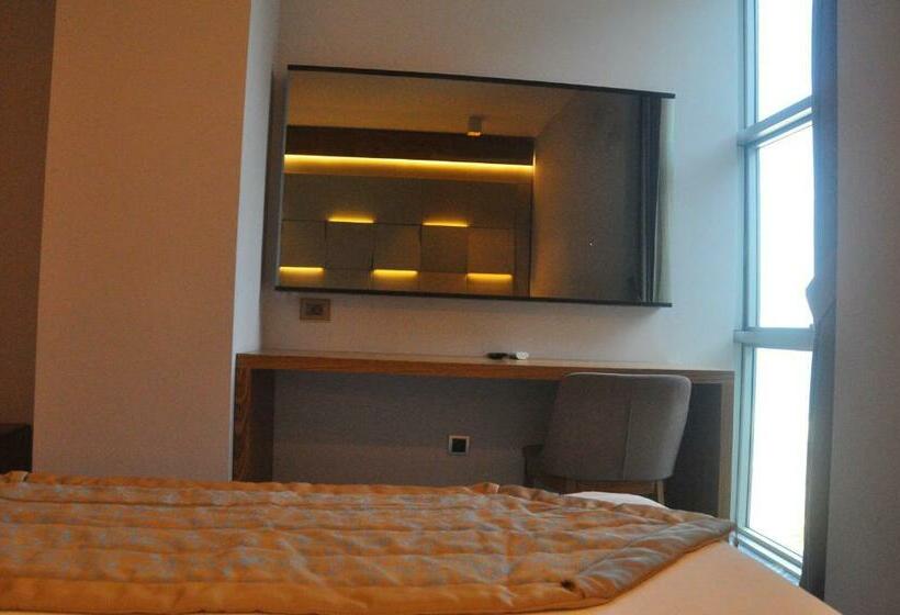 اتاق اساندارد با چشمانداز جانبی به دریا, Panorama Damla Otel