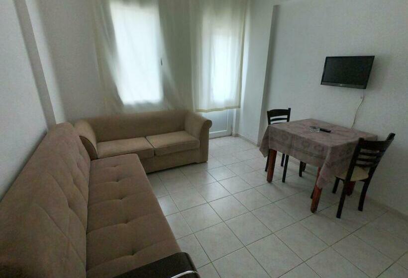 带1个卧室带花园景观的公寓, Sarıhan Apart Otel