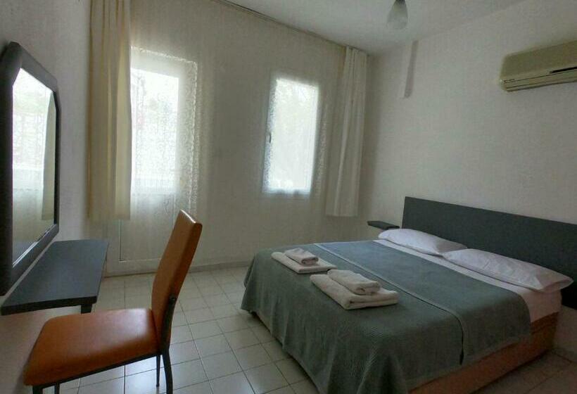 带1个卧室带花园景观的公寓, Sarıhan Apart Otel