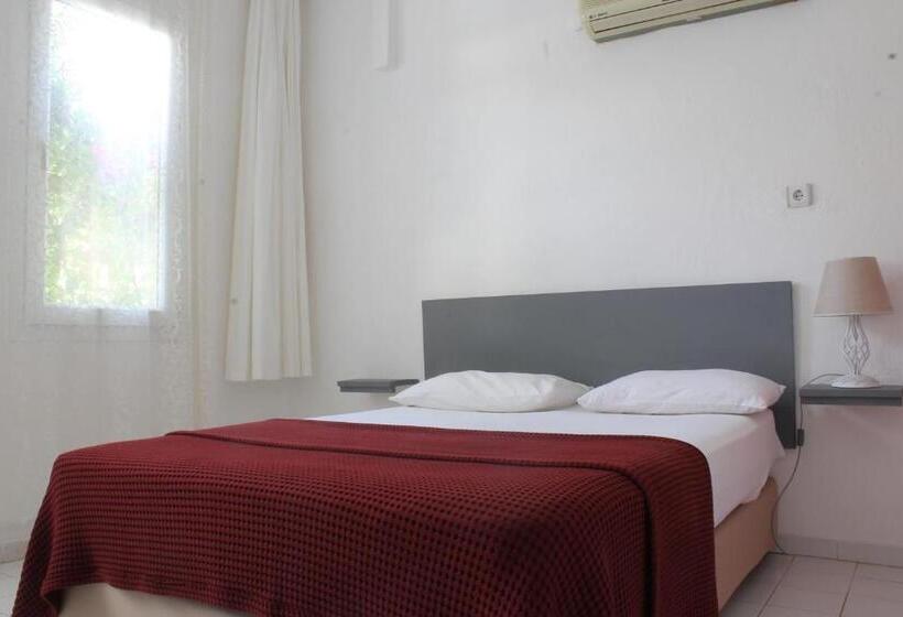 带1个卧室带花园景观的公寓, Sarıhan Apart Otel